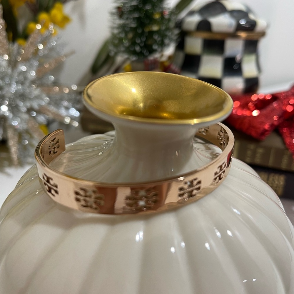 Authentic TORY BURCH NEW Rose gold PIERCED T CUFF BRACELET NEW with tags - Picture 5 of 11